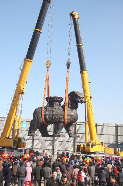 1,058-year-old hollow iron lion duplicated in Cangzhou City