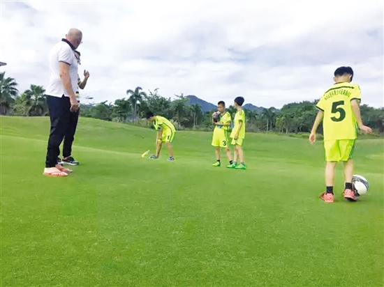 Schools aim for new future for football in N China