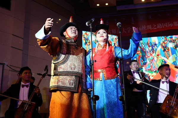 Mongolian college ensemble gives concert at IMNU