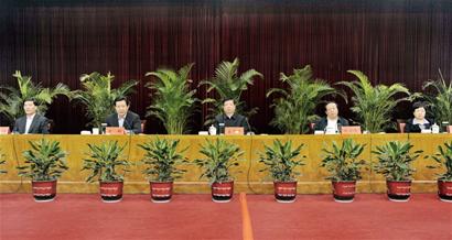 李群同志任青島市委書記