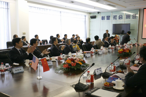 中國力諾集團(tuán)與美國IBM公司簽署太陽光伏技術(shù)合作協(xié)議