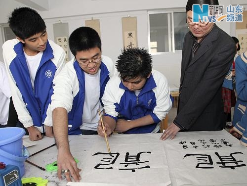 海外華裔青少年齊魯“尋根”