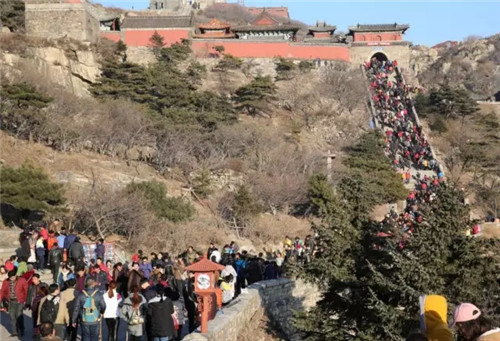 Spring Festival tourism proves popular in Tai'an