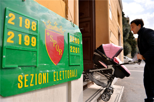 Italians begin voting for new government