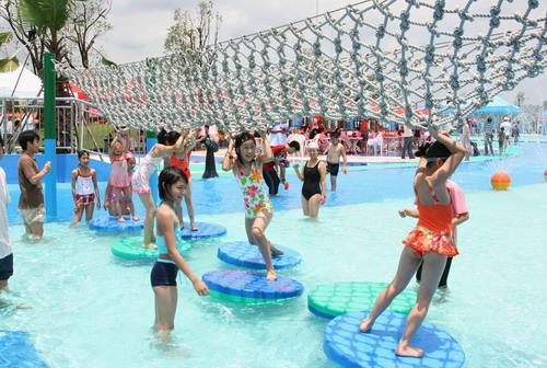 Amusement with water 