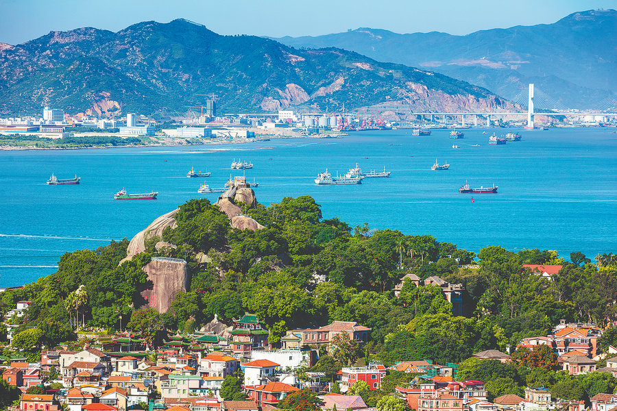 Explore beauty of Gulangyu?Island