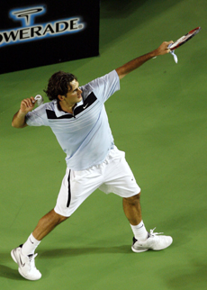 Federer sets up Roddick showdown