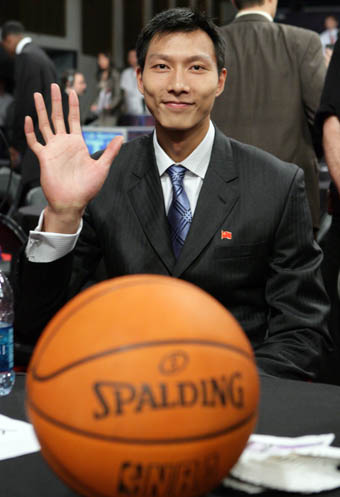 Bucks draft Yi Jianlian of China