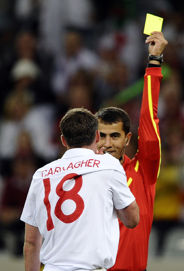 Algeria holds England to a 0-0 draw