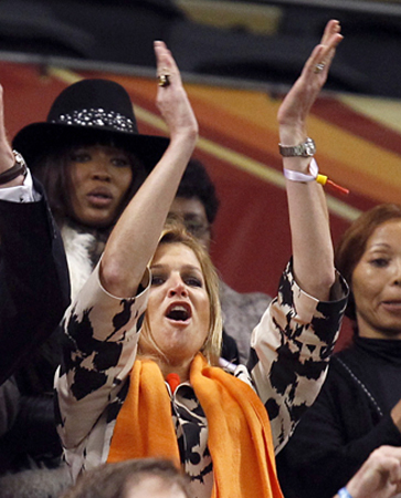 Crown Prince and Princess buoy the Dutch team at World Cup