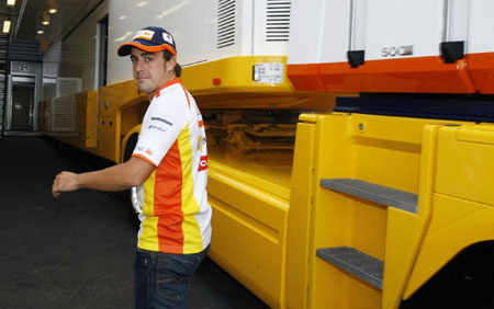 Renault must hope for perfect weekend, says Alonso