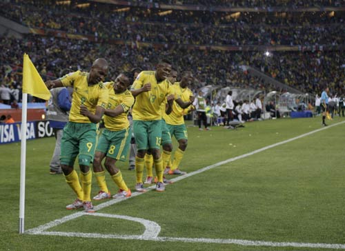 South Africa draws 1-1 with Mexico in World Cup opener