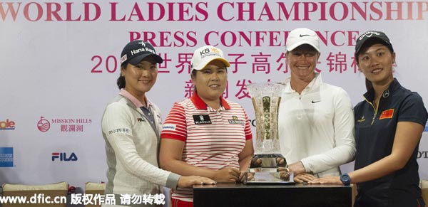 Women golfers share their secrets with students