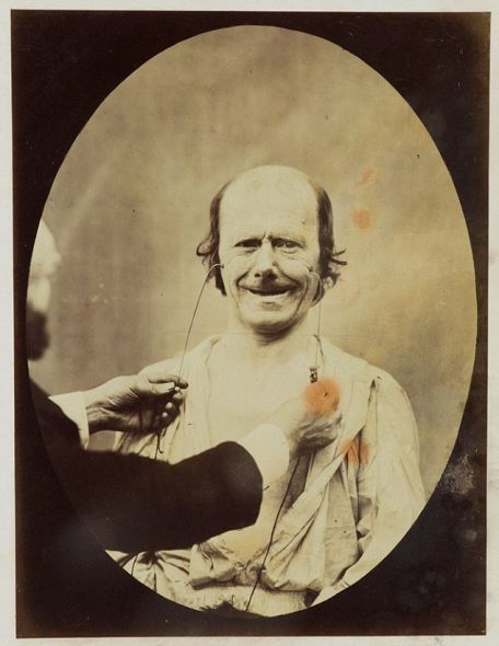 揭秘達(dá)爾文最后實(shí)驗(yàn):探索人類情緒表情扭曲