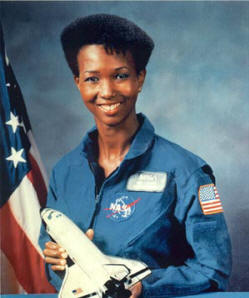 盤點(diǎn)各國(guó)女航天員：韓國(guó)人帶著泡菜升空(組圖)