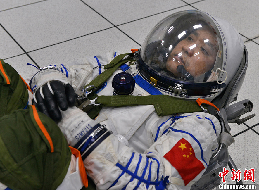 神舟十號乘組航天員訓練密照曝光
