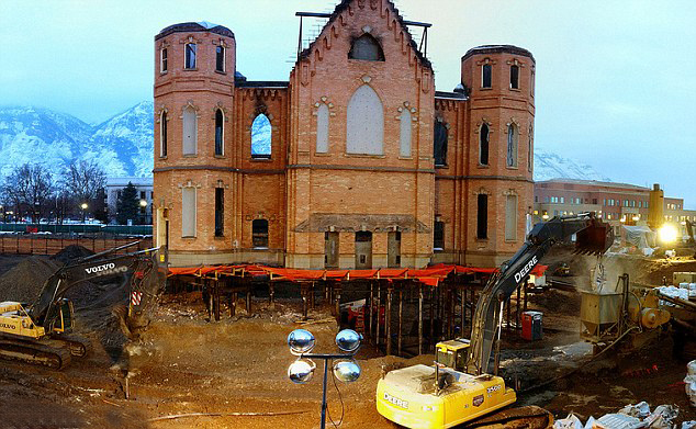 美國被毀教堂“懸空”重建后變奇觀(組圖)