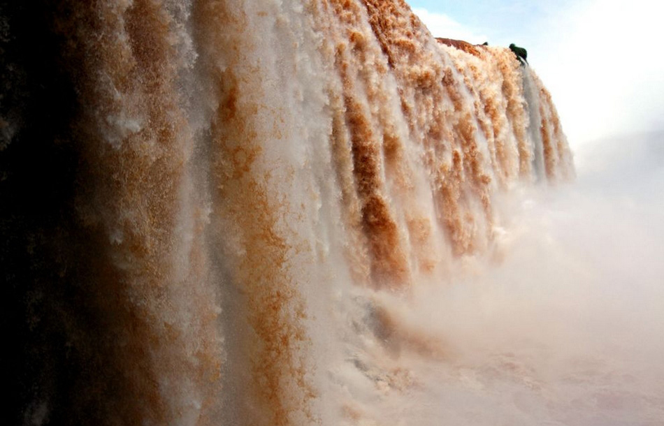實(shí)拍4千米世界最寬瀑布伊瓜蘇壯美奇觀（組圖）