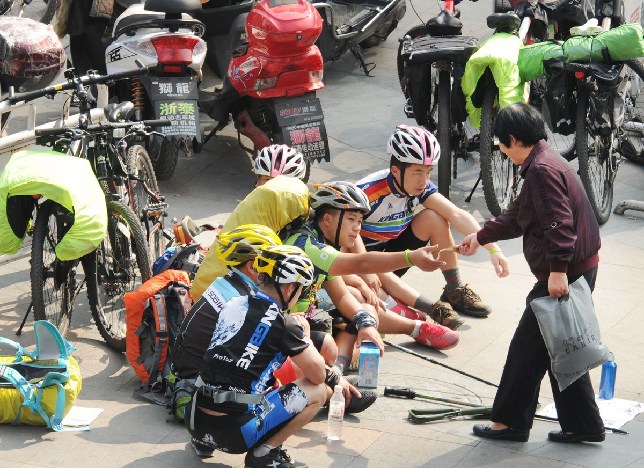 盤點(diǎn)國內(nèi)“乞討界”的各種奇葩