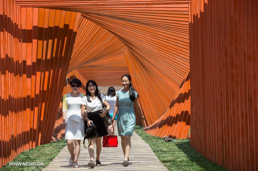 Int'l Grape Exhibition Garden opens in Yanqing county of Beijing