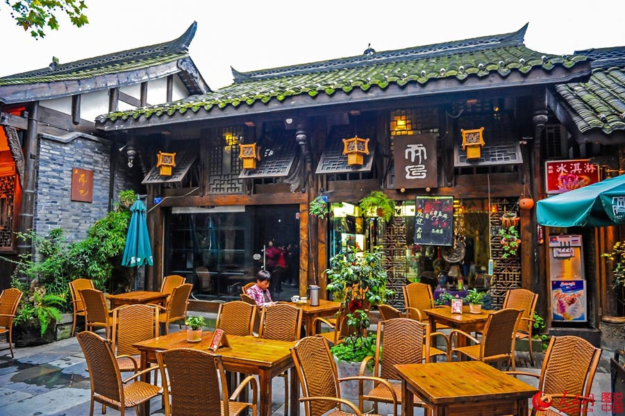 A glimpse of Kuanzhai Alley in Chengdu