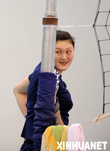 王寶泉“魔鬼訓練” 新女排首次公開訓練