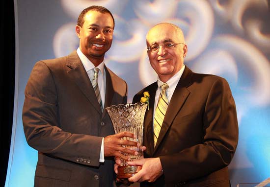 丑聞無(wú)礙“老虎”拿獎(jiǎng) 伍茲獲高爾夫最佳男球員