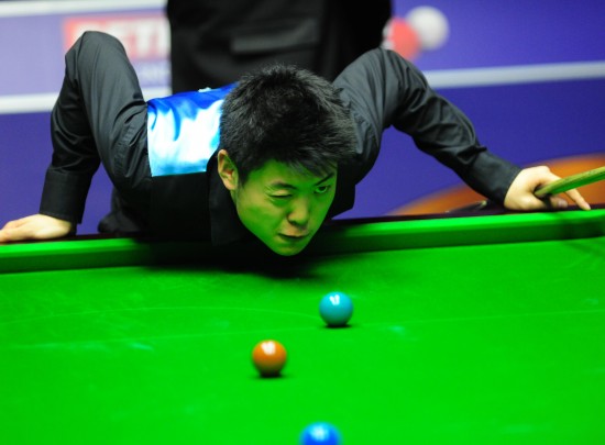 世錦賽：丁俊暉輕松半場(chǎng) 梁文博被“火箭”淘汰