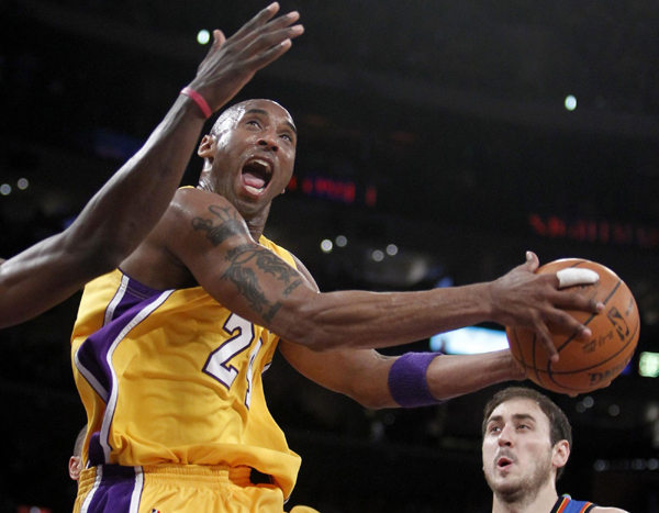 科比39分湖人險勝總分2:0 杜蘭特難救雷霆