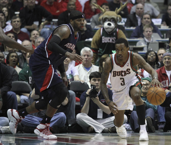 NBA：魔術(shù)率先晉級 雄鹿頂翻老鷹 太陽灼傷開拓者