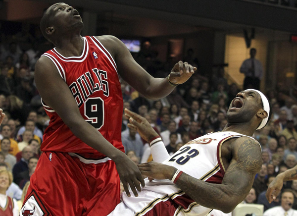 詹姆斯準(zhǔn)三雙 騎士駕馭公牛4:1晉級(jí)