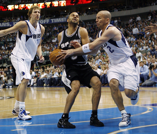 巴特勒35分小牛拒絕出局 馬刺仍以3:2領先