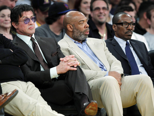 NBA：科比父母與眾明星現場助陣 湖人主場輕取雷霆