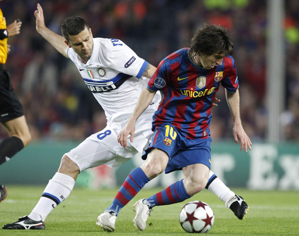 歐冠：10人國米0:1小負(fù)巴薩仍晉級 時隔38年進決賽