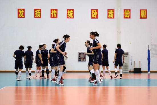 女排主帥王寶泉訓(xùn)練場上過“五一”