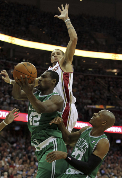 NBA：綠衫軍大勝奪主場優勢 騎士1:1被扳平