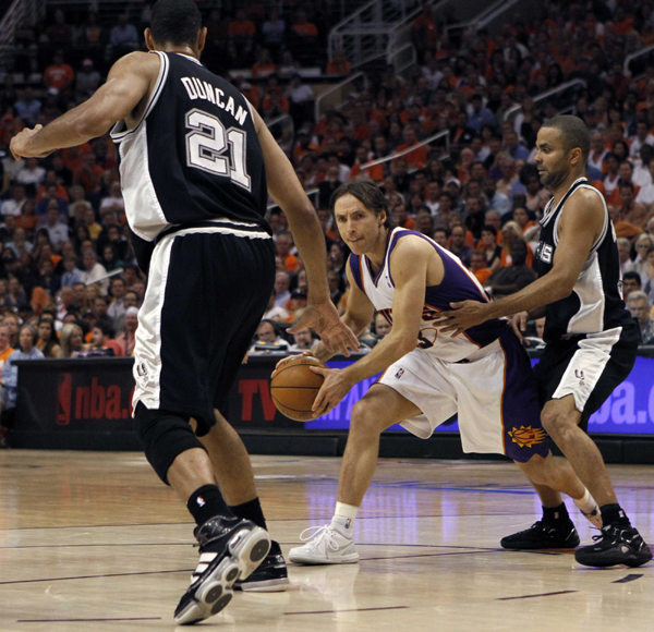 NBA：納什狂砍33分 太陽主場擊退馬刺1:0領(lǐng)先