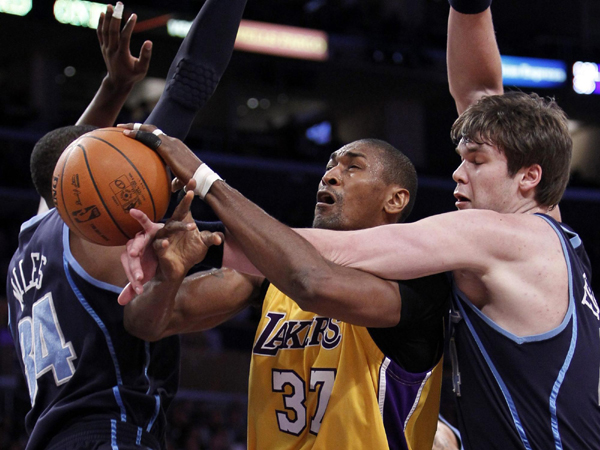 NBA：科比30分“三叉戟”發威 湖人勝爵士2:0