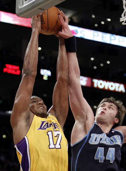 NBA：科比30分“三叉戟”發威 湖人勝爵士2:0