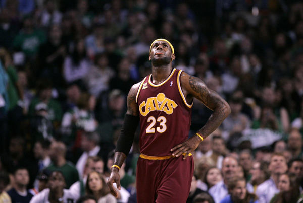 NBA：隆多力壓詹姆斯 凱爾特人勝騎士扳成2:2