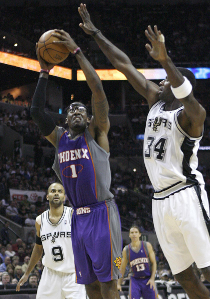 NBA：“獨(dú)眼”納什帶太陽率先晉級(jí) 馬刺被0:4橫掃