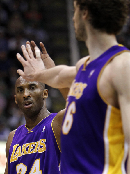 NBA：科比32分 湖人4:0橫掃爵士會(huì)師太陽