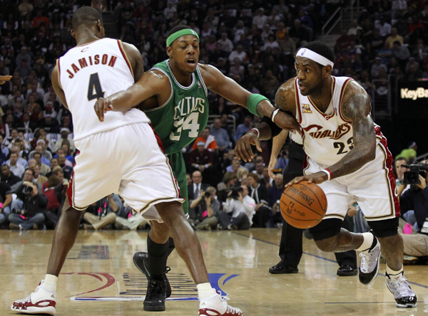 NBA：詹姆斯如同夢游騎士慘敗32分 綠衫軍3:2領先