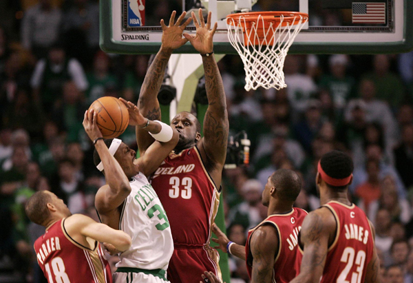 NBA：詹姆斯三雙騎士黯然出局 綠衫軍4:2晉級(jí)戰(zhàn)魔術(shù)