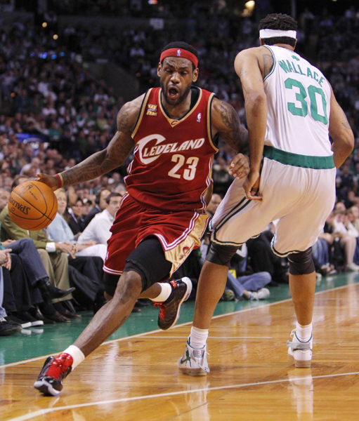 NBA：詹姆斯三雙騎士黯然出局 綠衫軍4:2晉級戰魔術