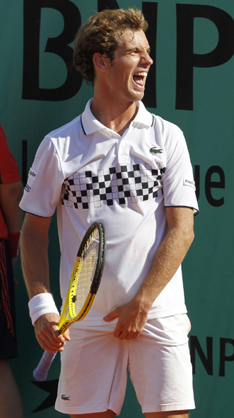 法網(wǎng)：費(fèi)德勒三盤橫掃 穆雷逆轉(zhuǎn)加斯奎特