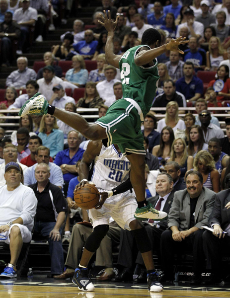 NBA：霍華德翻江倒海 魔術再下一城2:3凱爾特人