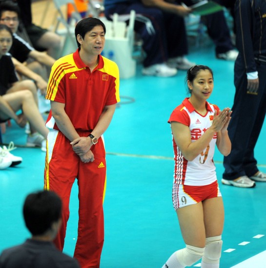 女排精英賽：中國隊3:0完勝多米尼加