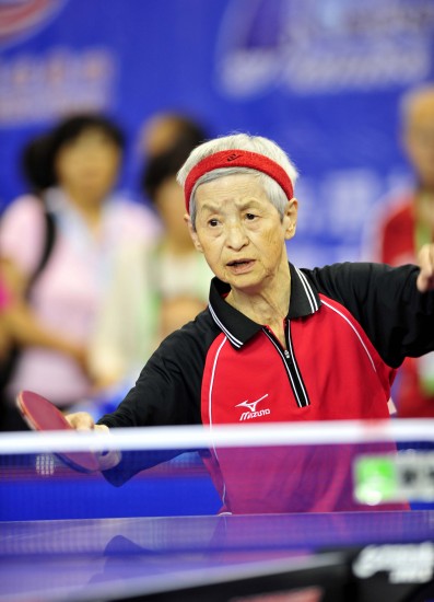 世界元老乒乓球錦標賽開幕 百歲老人“快樂乒乓”