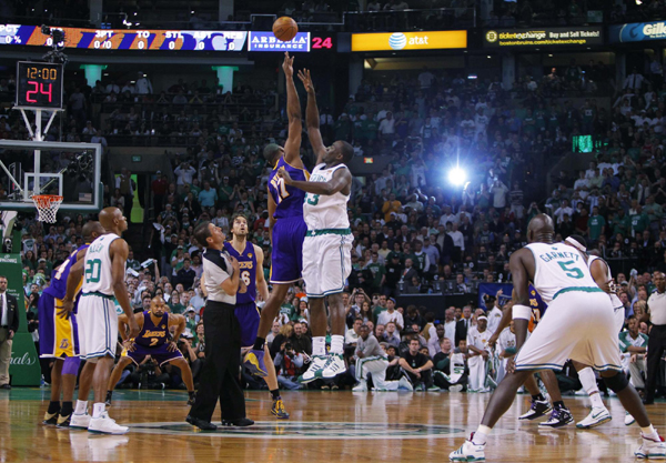 NBA：凱爾特人末節制勝湖人 總比分2:2